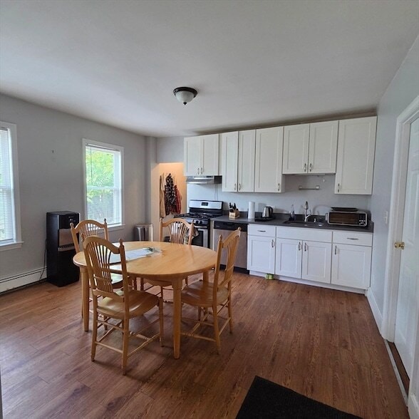 Photo - 17 Albertina St Unit 1R