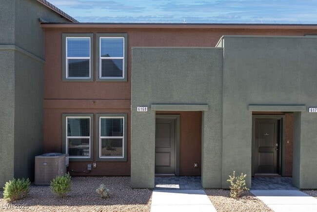 Building Photo - 6168 Hibiscus Gdn St Rental