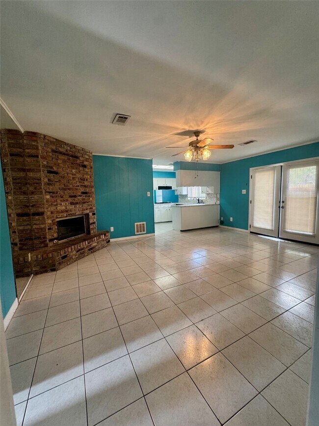 Photo - 8418 Hazen St