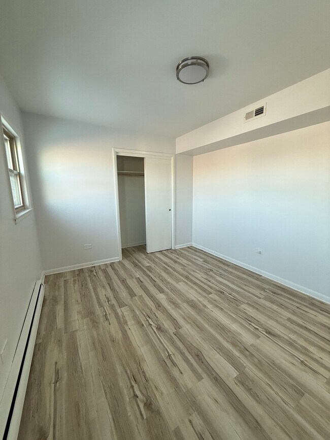 Photo - 5445 S Kilbourn Ave Unidad 2