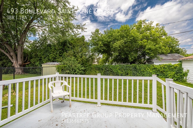 Photo - Spacious 3BR Bungalow with Private Yard & Parking –  493 St-René Blvd West, Gatineau