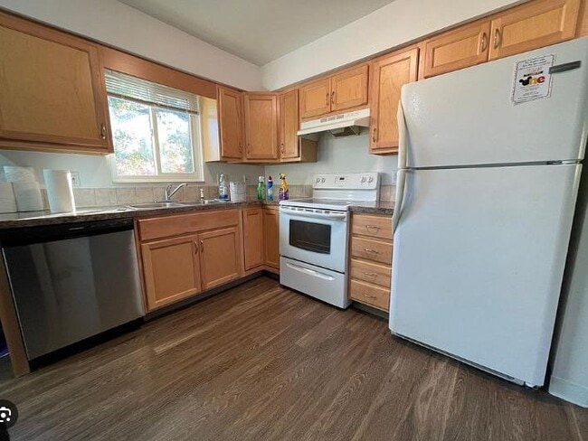 Building Photo - 1363 Vineland Ct SE Rental