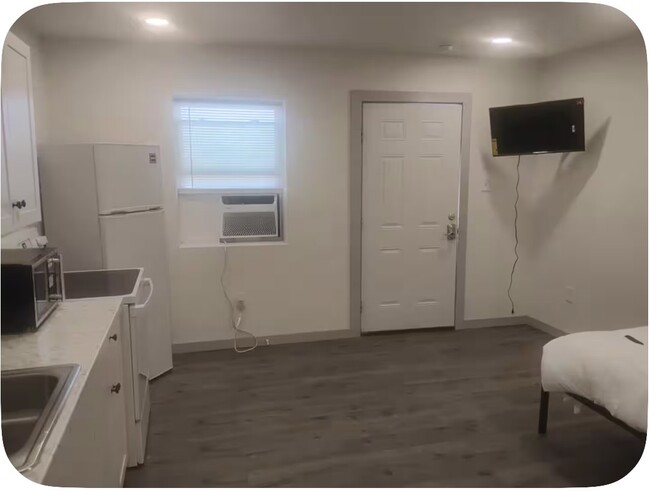 Photo - Trails End Apartments