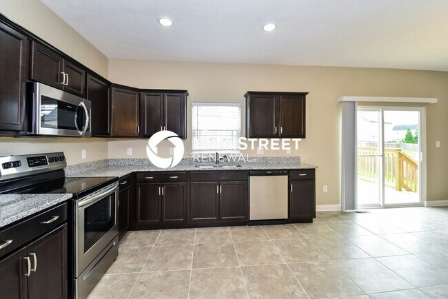 Photo - 4 Bedroom Pet-Friendly Home in Louisville, KY with Main Street Renewal