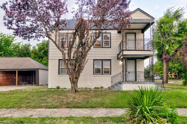 3200 NW 16th St Unidad 1/2