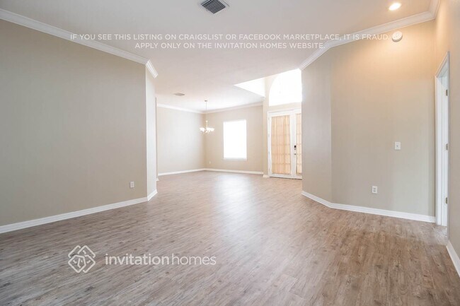 Photo - 594 Caledonia Pl