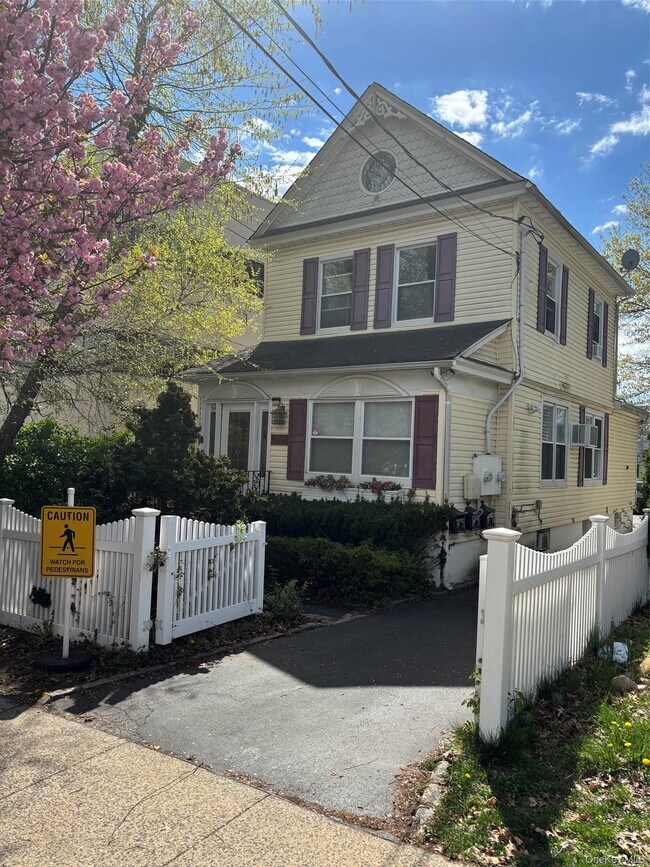 Photo - 40 S Bayles Ave Unit Upper