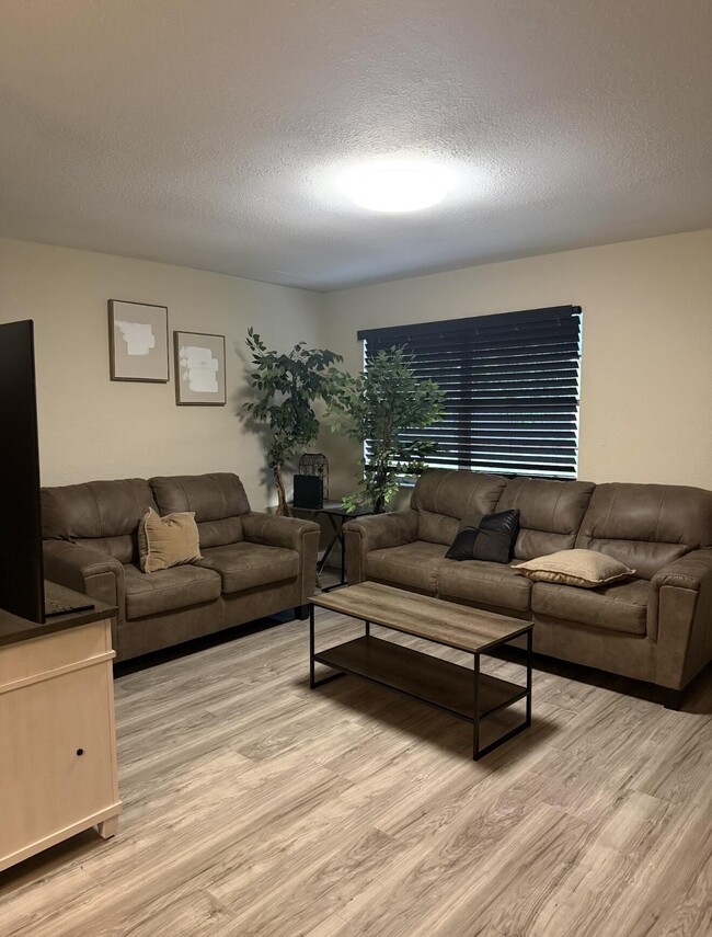 Photo - 1604 SE Apache Ave