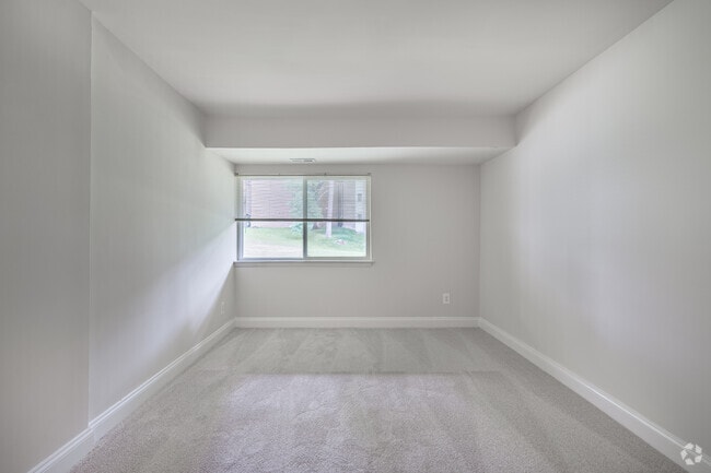 1BR, 1BA - 818SF - The Fallstaff - Bedroom - Twin Ridge Apartments I