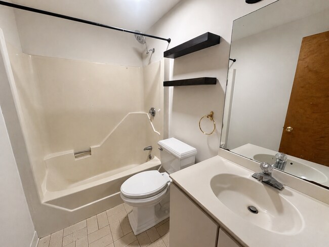 Photo - 79 Gainsborough St Unit 47