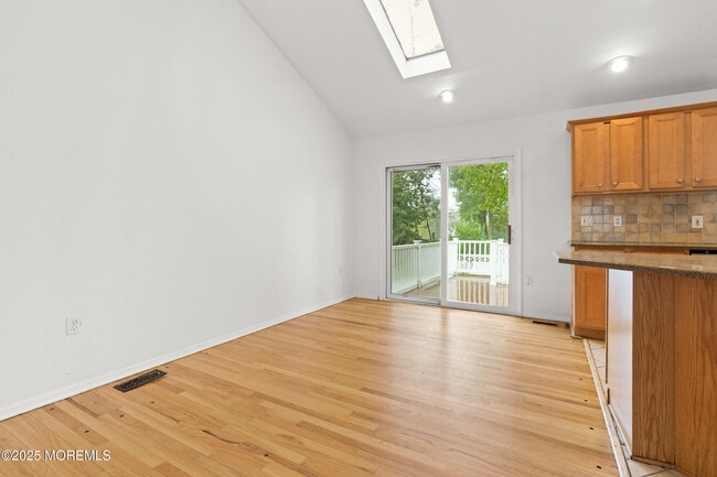 Photo - 1802 Holbrook St