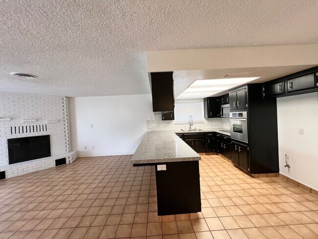 Photo - 9420 Max Dr