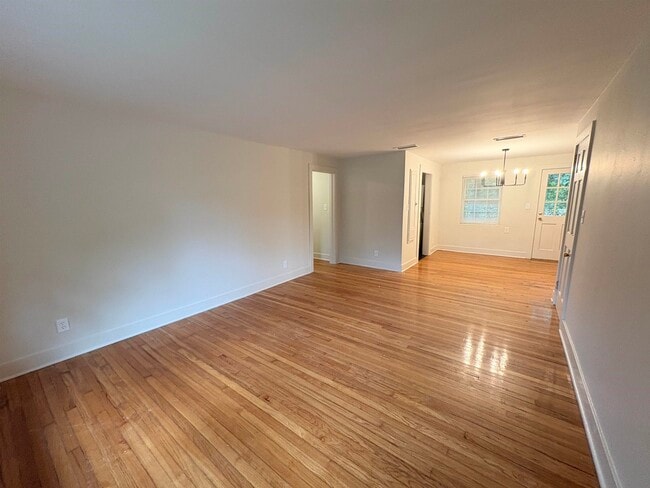 Photo - 202 E Bradford Rd