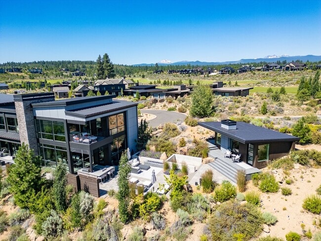 Photo - Contemporary Fully Furnished Four Bed Four Bath Masterpiece in Tetherow