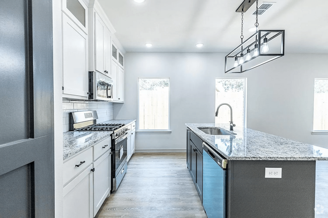 Building Photo - 2113 20th St Rental
