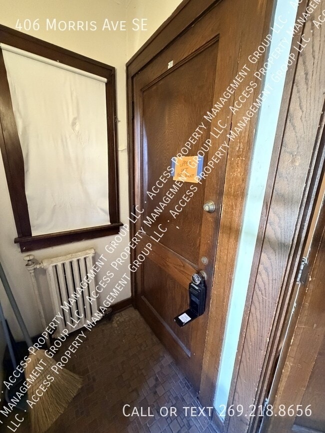 Photo - 406 Morris Ave SE
