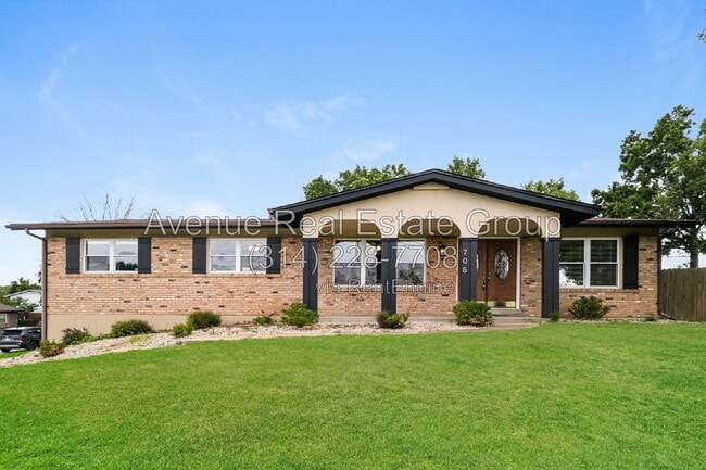Building Photo - 705 Wickerleigh Terrace