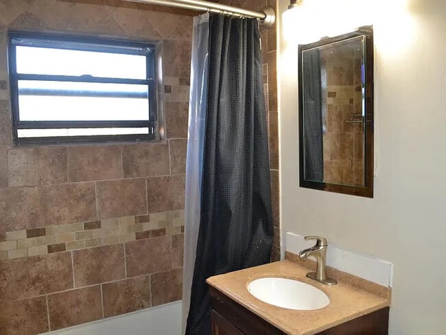 Photo - 22 Lawrence Dr Unit APT D