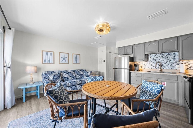 Photo - 1118 W Beach Blvd Unidad ID1266323P