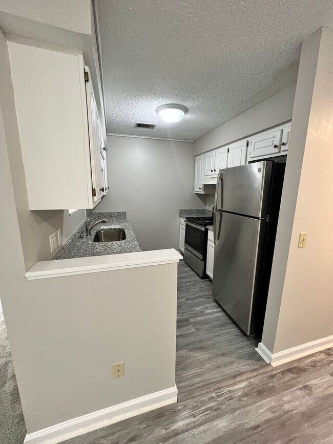 Photo - 575 Heritage Ct