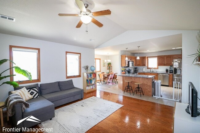 Photo - 416 Stone Grove Dr