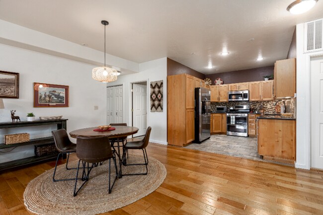 Photo - 6211 Shiloh Ave