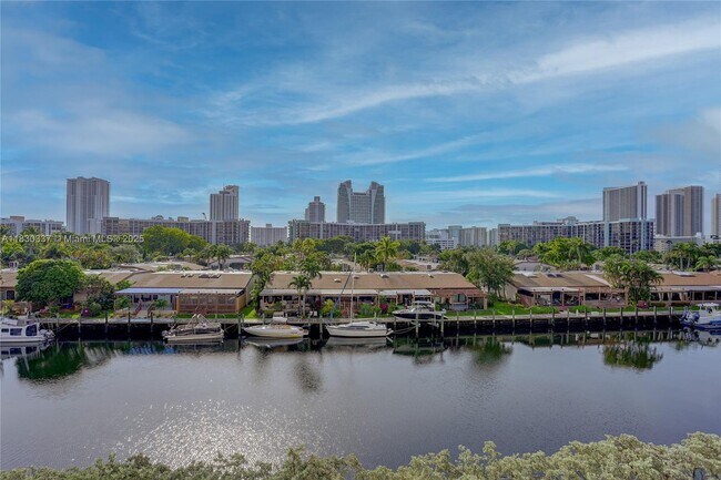 Photo - 2500 Parkview Dr Unit 405
