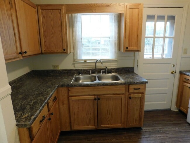 Photo - 516 Williams St