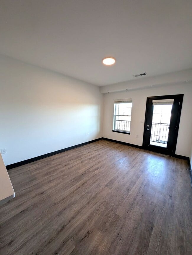 Peninsula Pointe Flats