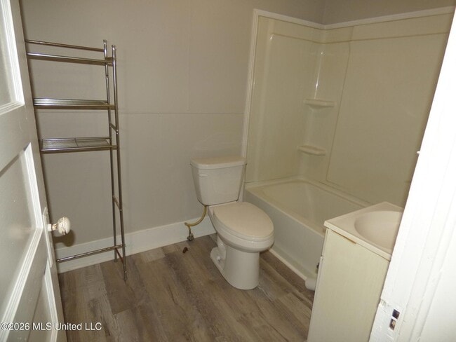 Photo - 412 S 6th St