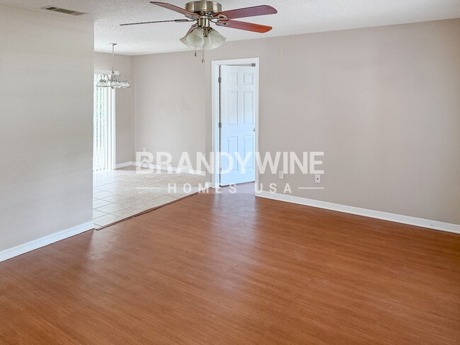 Photo - 215 Shore Rd