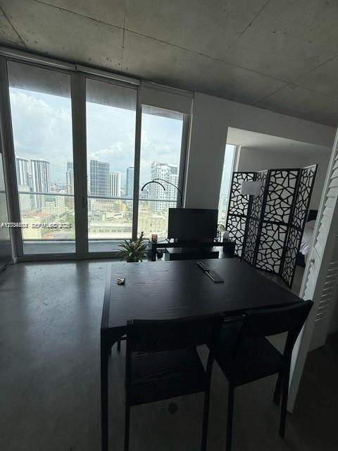 Photo - 151 SE 1st St Unidad 2906