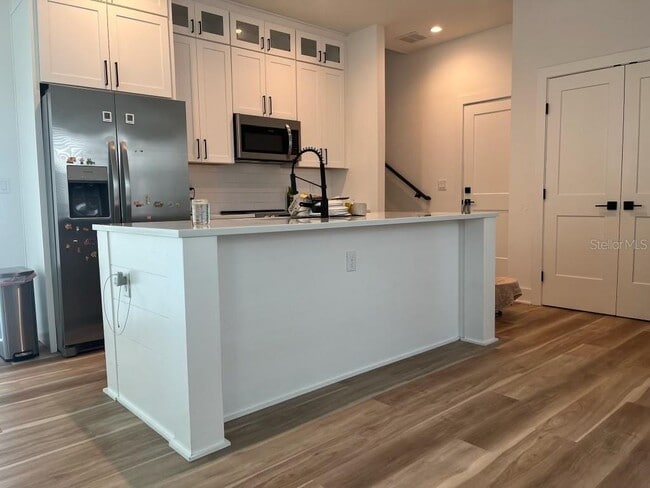 Photo - 1979 Peel Ave