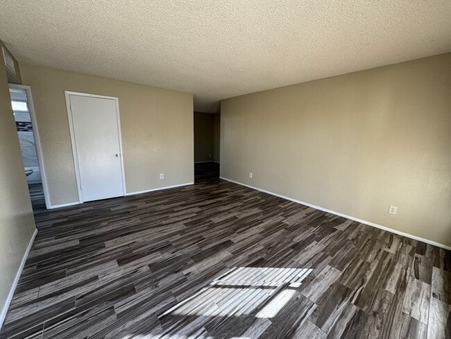 Photo - Remodeled Peoria 3br