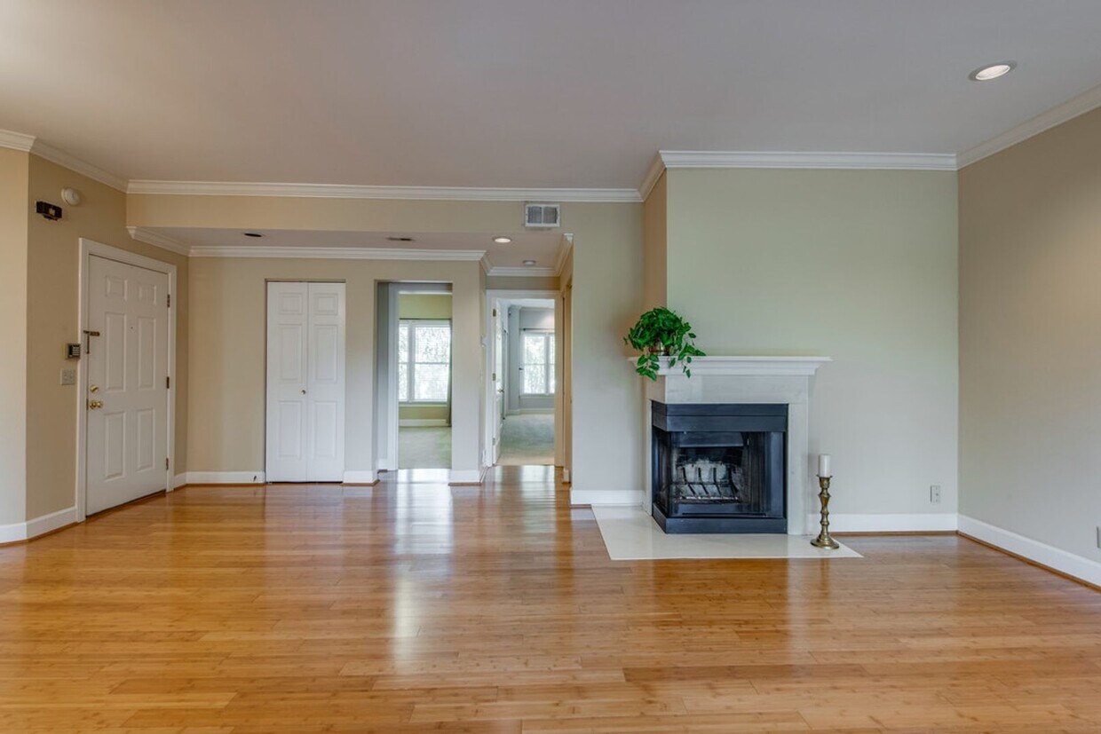 Beautiful Two Bedroom Green Hills Condo Wi... - Beautiful Two Bedroom Green Hills Condo Wi...