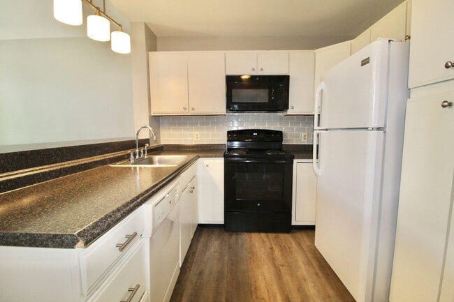 Photo - 1348 Hunters Rd