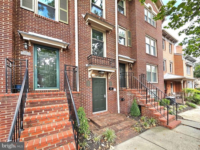 Building Photo - 516 N West St Rental