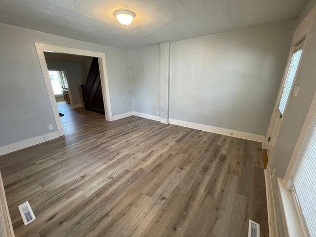 Front Room - 631 S 16th St Unit 631