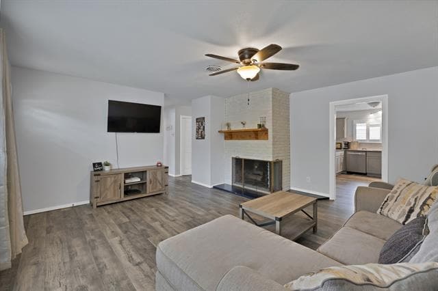 Photo - 1429 W Water St