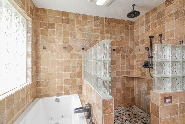 Photo - 19407 Scarlet Cove Dr