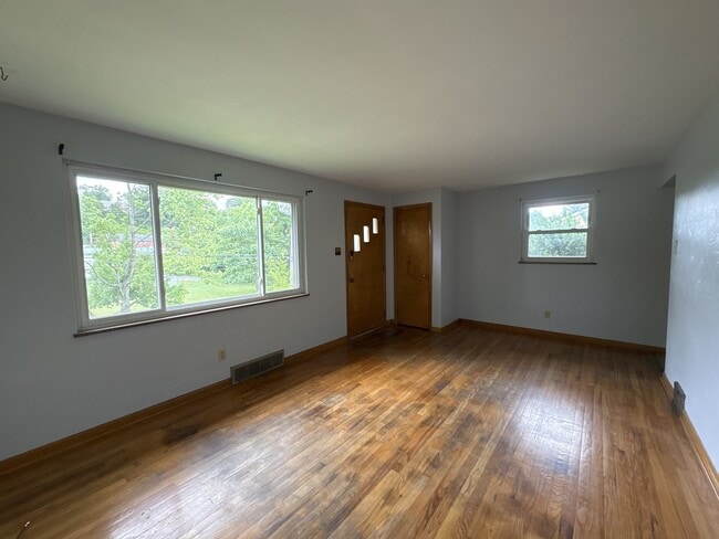 Photo - 1333 Berry St