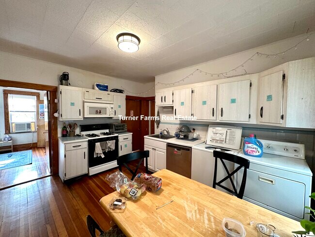 Building Photo - 30 Adams St Rental