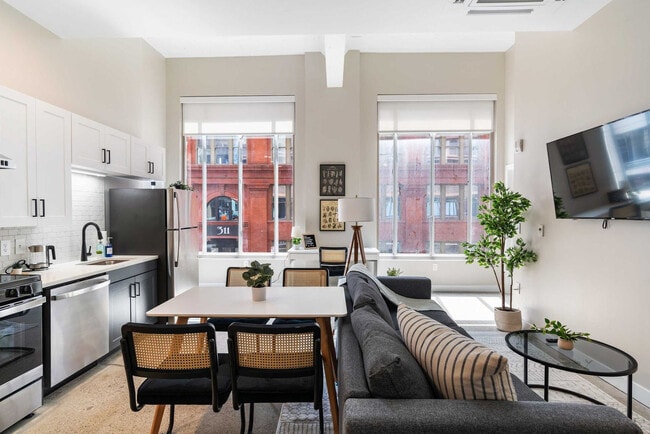 Building Photo - 205 W 4th St Unit ID1301413P Rental