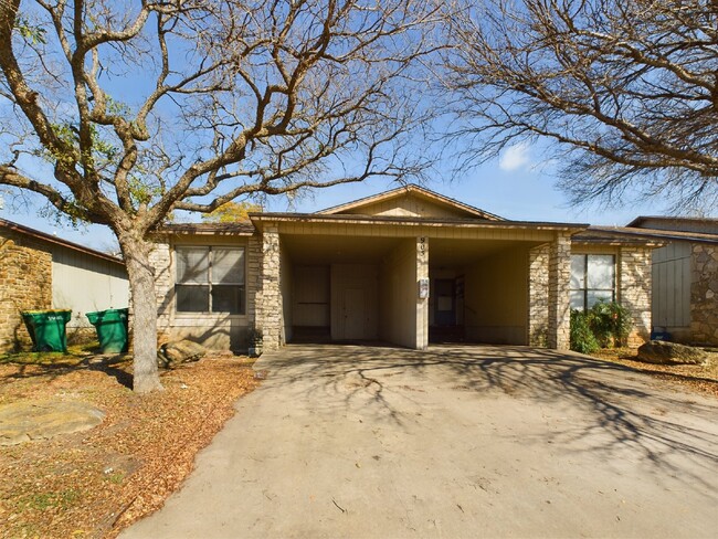 2-Bed 1 Bathroom Marble Falls - 2-Bed 1 Bathroom Marble Falls Apartamento Unidad A