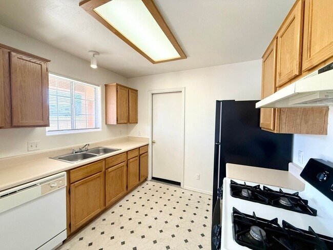 Photo - 4461 N Moccasin Cir Unit B