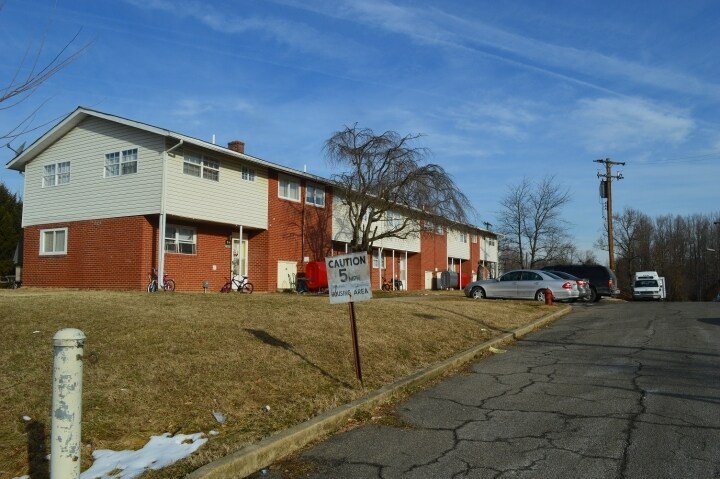 Photo - Croom Manor Apartments