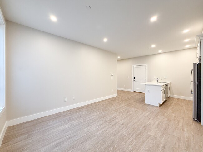 58 River St Unit 8