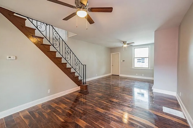 Photo - 6424 Carlton St