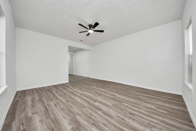 Photo - 7021 Canal St