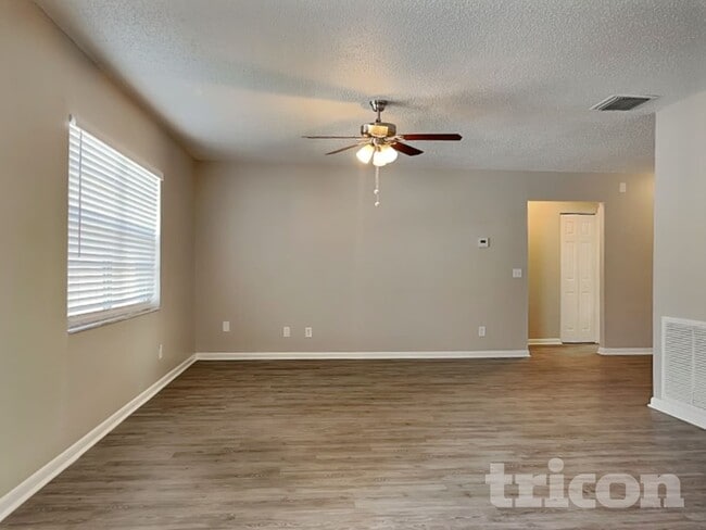 Photo - 309 Regal Park Dr